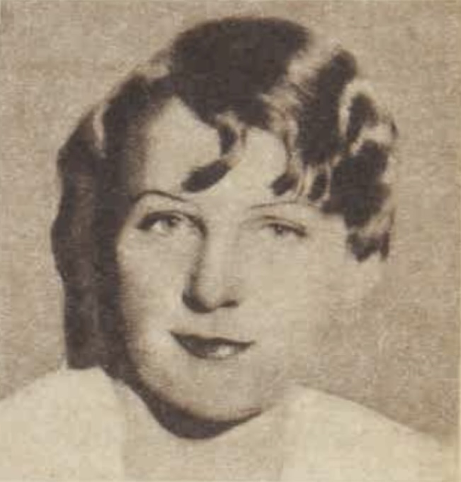 Barbara Toy in 1948, two years before the bet that sent her to Baghdad, from The Australian Women's Weekly.