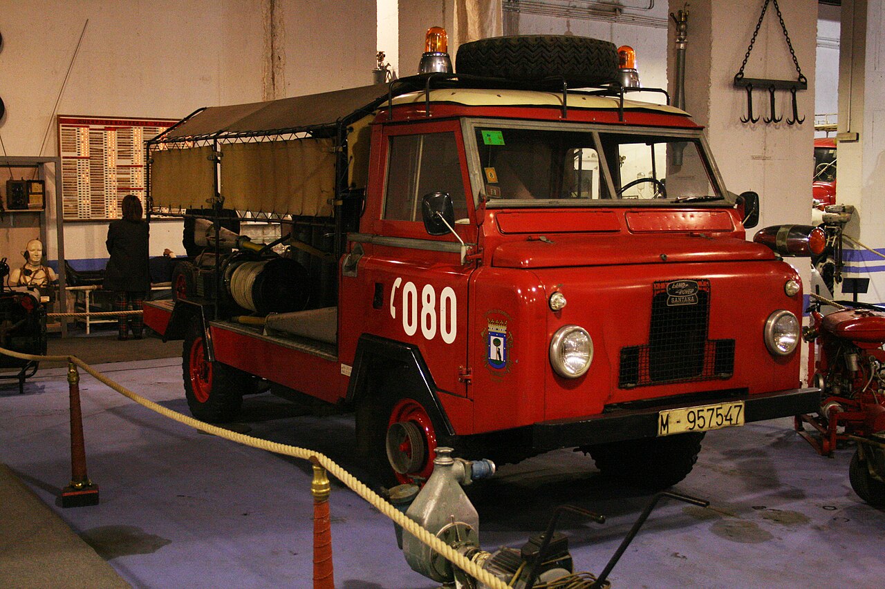 A vehicle of the type they bodied: the Madrid fire brigade's preserved forward-control Santana 1300 light appliance. FIMESA was the principal builder of fire bodies on this chassis, though this particular vehicle's builder is not independently confirmed.